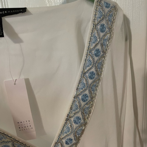 NWT white lined sheer blouse with angel sleeves, v-neck with blue sparkle - Picture 4 of 4